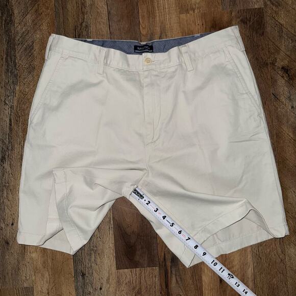 Nautica Shorts Khaki 36W - Picture 2 of 5